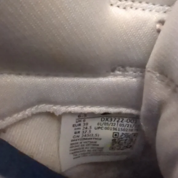 Nike Dunk Low Wolf Gray Pure Platinum 2022 mens 6.5 or women's 8 - Picture 3 of 3